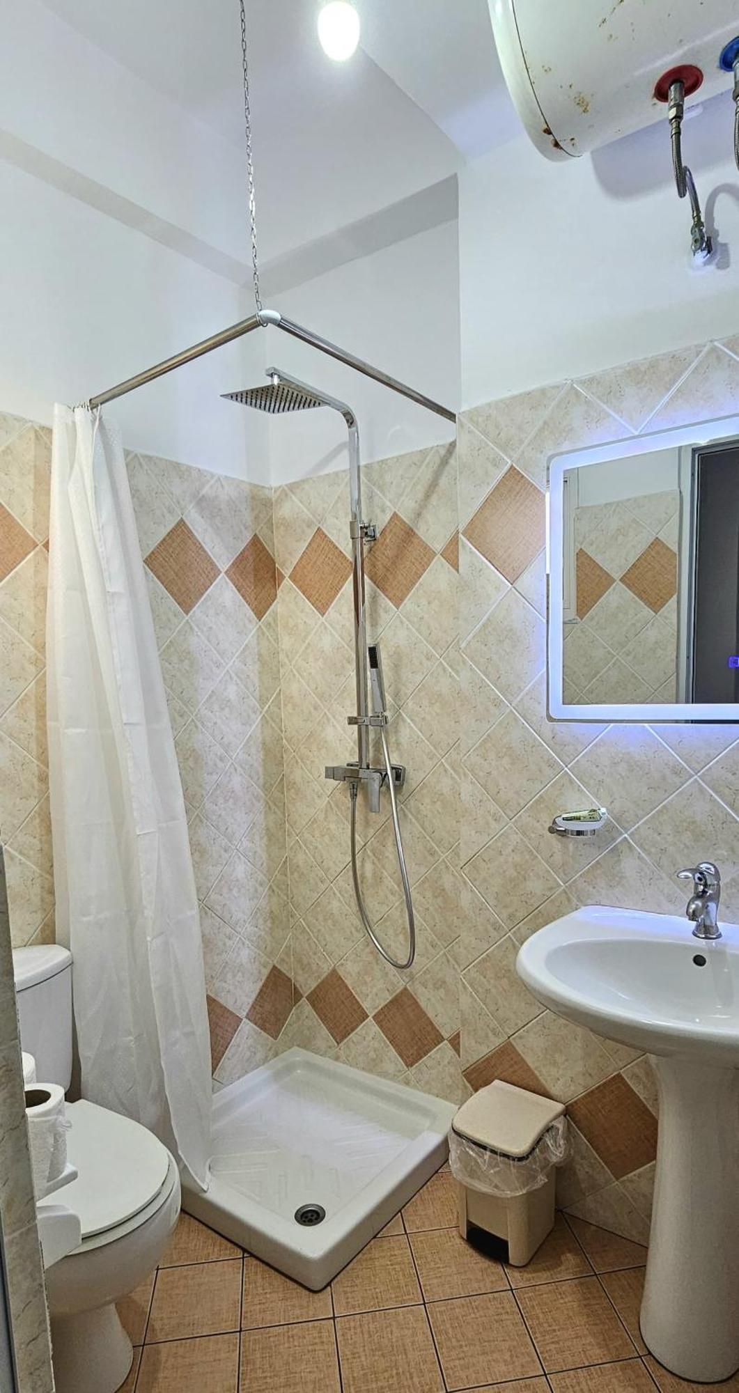 Joen Guesthouse Sarandë Buitenkant foto