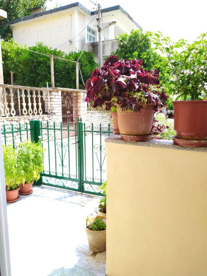 Joen Guesthouse Sarandë Buitenkant foto